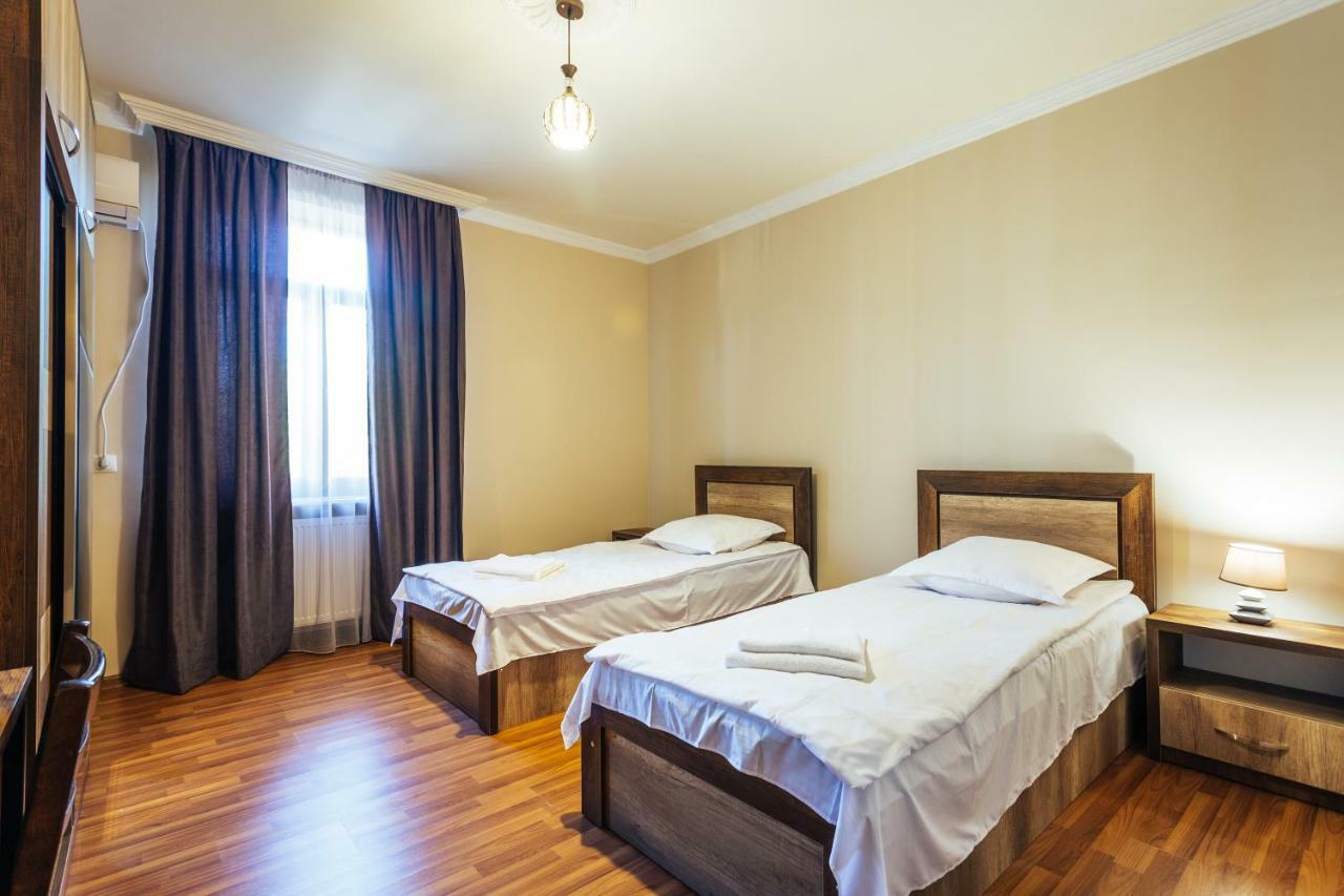 Hotel Memory House à Koutaïssi Extérieur photo