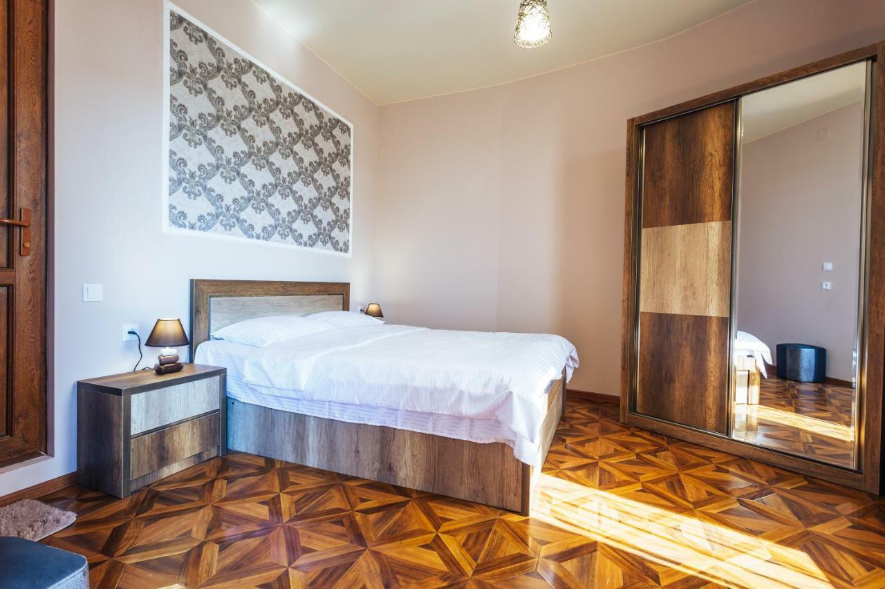 Hotel Memory House à Koutaïssi Extérieur photo