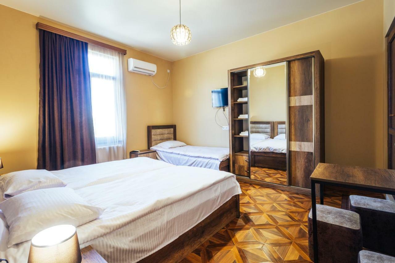 Hotel Memory House à Koutaïssi Extérieur photo