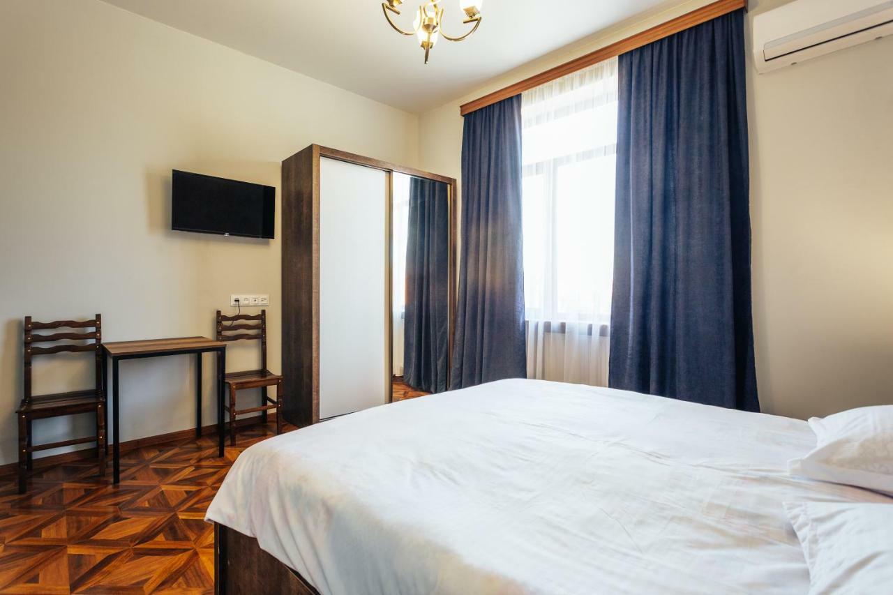 Hotel Memory House à Koutaïssi Extérieur photo
