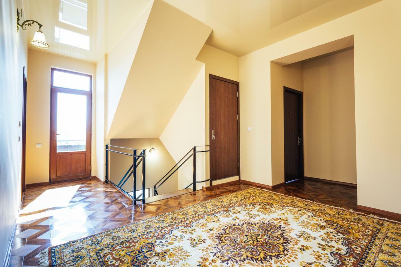 Hotel Memory House à Koutaïssi Extérieur photo